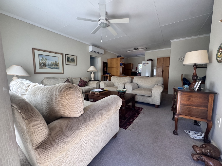 To Let 3 Bedroom Property for Rent in Flamwood North West